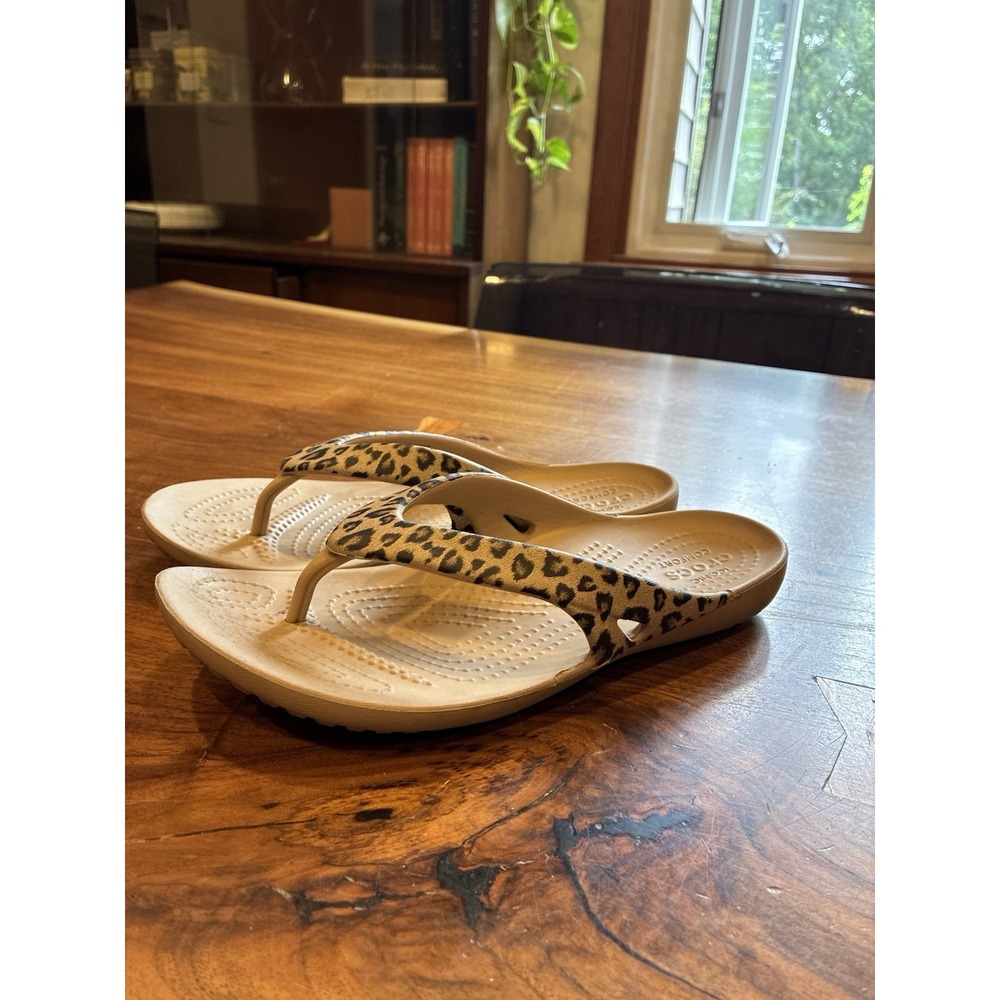 Women's Leopard & Tan Crocs Kadee II Flip Flop Sandal Size 6